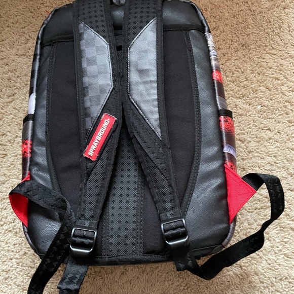 Selling this backpack used only a few times in great condition - Picture 5 of 5